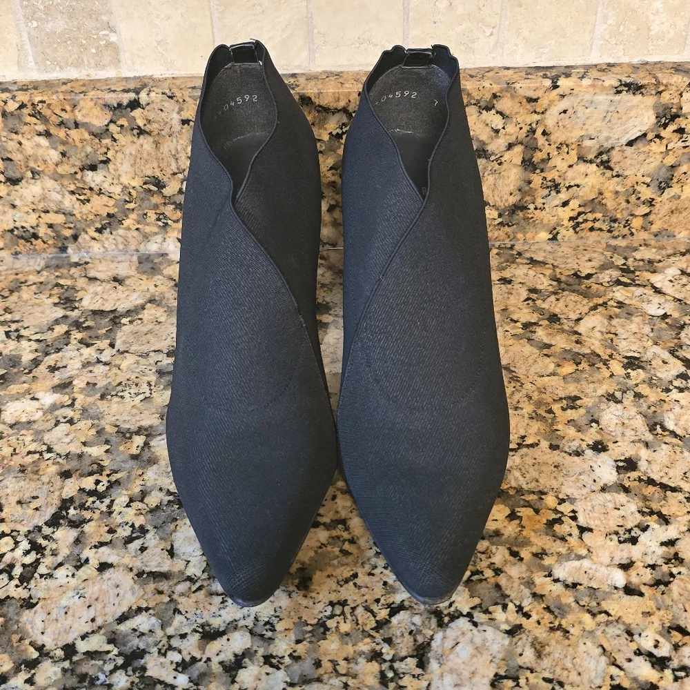 Stuart Weitzman Pointed Toe Ankle Boots Women's Size Black Heeled Canvas sz 7